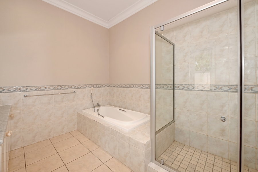 To Let 4 Bedroom Property for Rent in Constantia Western Cape